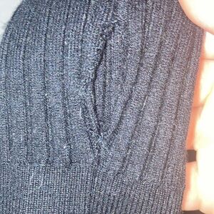 Black Long-sleeved Cropped-top